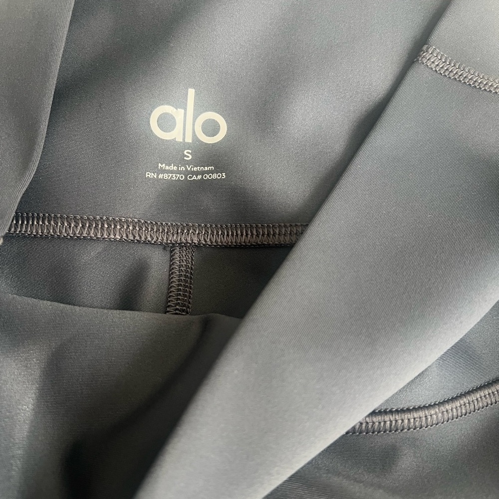 ALO Yoga Women's Gray High-Rise Leggings - Picture 6 of 6